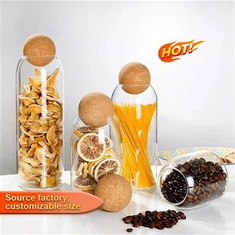 Korķa bumbiņu burka ar vāku