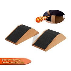 Korķa tupēts ķīļveida bloks